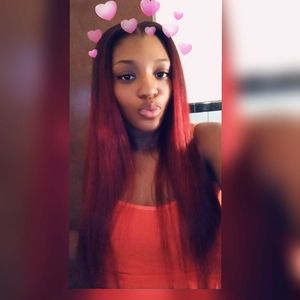 Meet your Posher, Desha